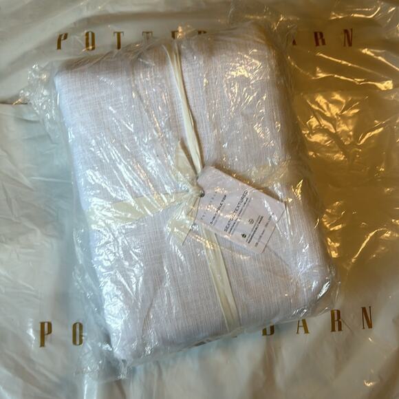 Pottery Barn Seaton Textured Cotton Blackout Curtain 3 in 1 Pole Top 100" x 108" - Picture 4 of 6